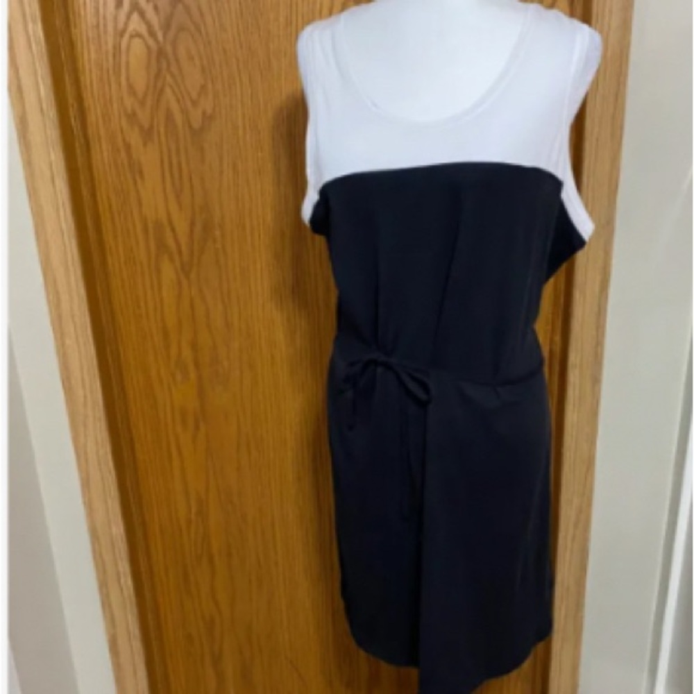 Colour block dress with belt Sleeveless Dress